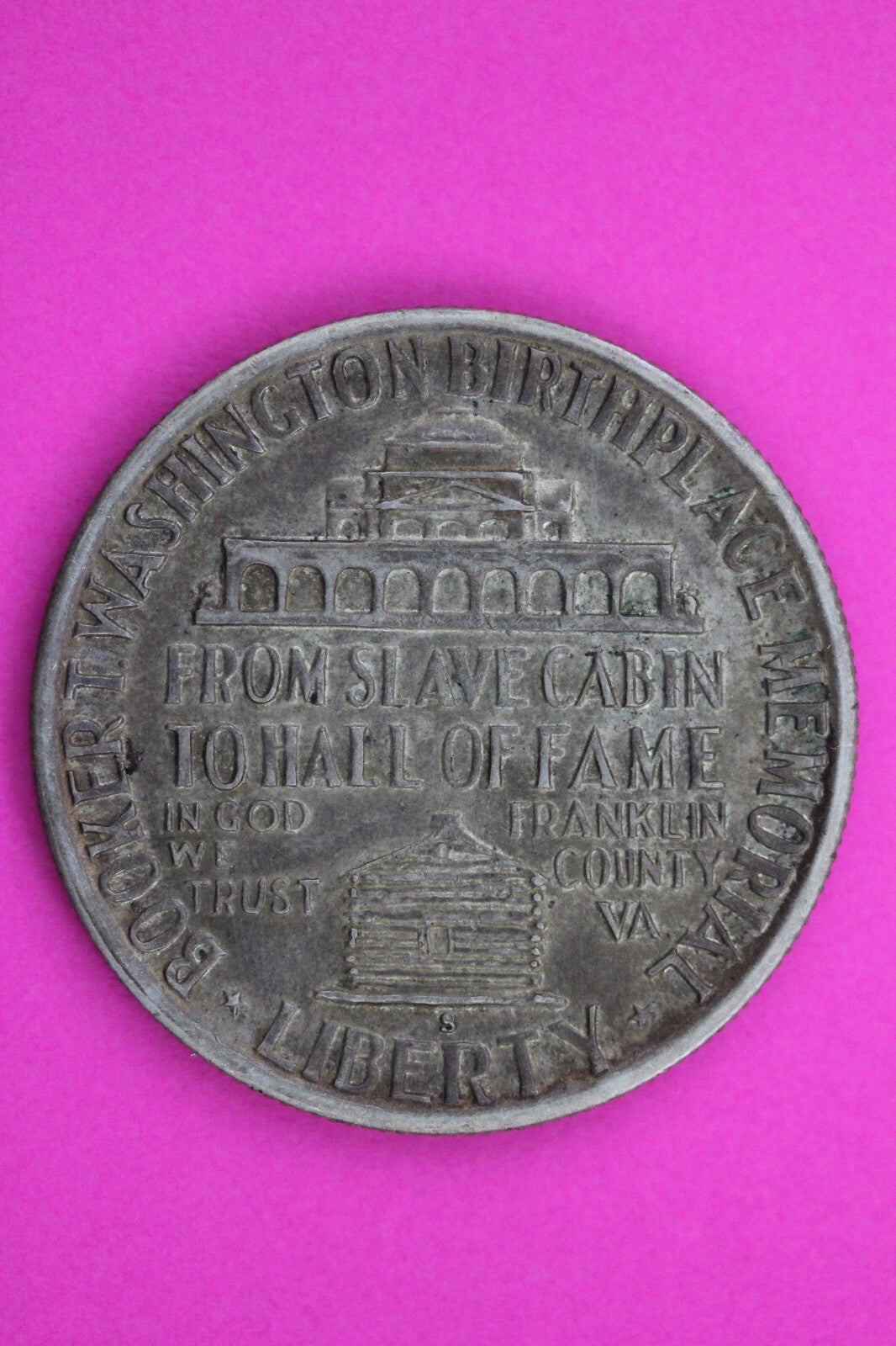 High Grade 1946 S Booker T Washington Commemorative Silver Half Dollar 32