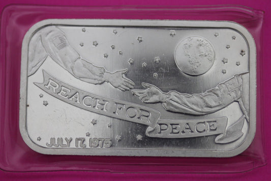 Very Rare 1975 Cold War Era USA & USSR Reach for Peace 1 oz Silver Bar 93N